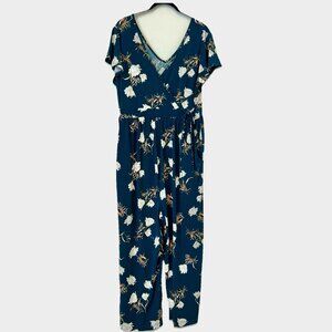 Kaileigh Women’s Floral Jumpsuit Size Large Flowy Stretch Green Flutter Sleeve